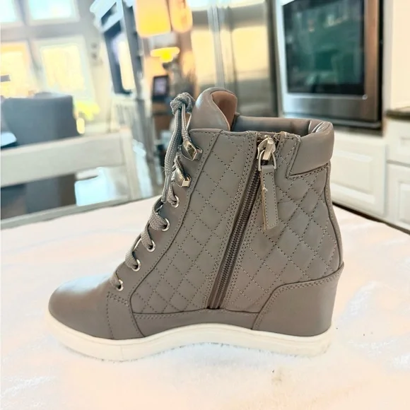 L. Paulo Quilted High-Top Wedge Sneakers - Gray - Size 8 - Picture 2 of 5